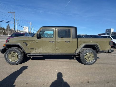 New 2026 Jeep Gladiator Sport image 2