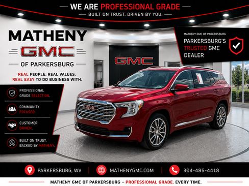 Used 2024 GMC Terrain Denali w/ Denali Premium Package AWD/4WD image 1