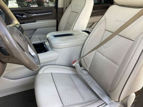 Used 2021 GMC Yukon Denali w/ Denali Premium Package image 16