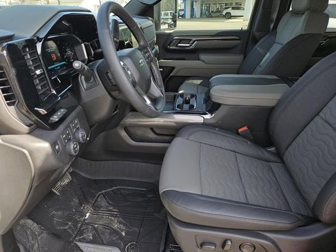 New 2026 Chevrolet Silverado 2500 ZR2 image 21