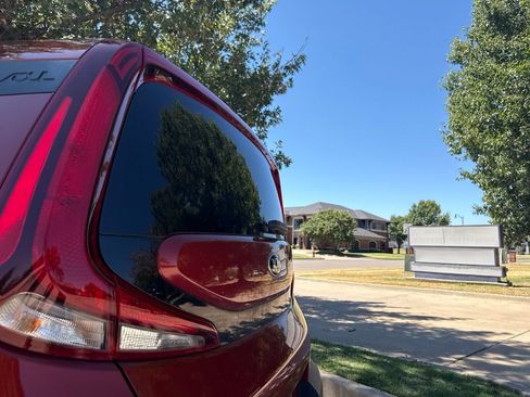 Used 2021 Kia Soul LX FWD image 10