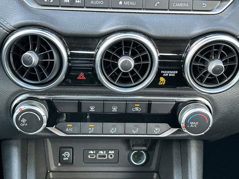 Used 2024 Nissan Sentra SV image 19