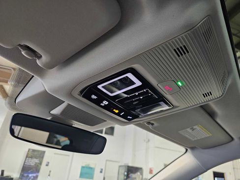 New 2026 Volkswagen Tiguan SE image 30