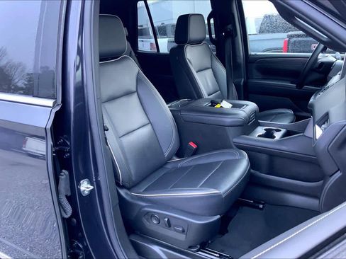 Used 2024 GMC Yukon SLT image 8