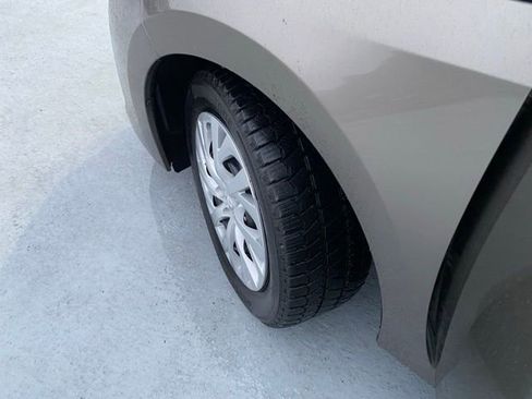 Used 2019 Toyota Corolla LE image 20