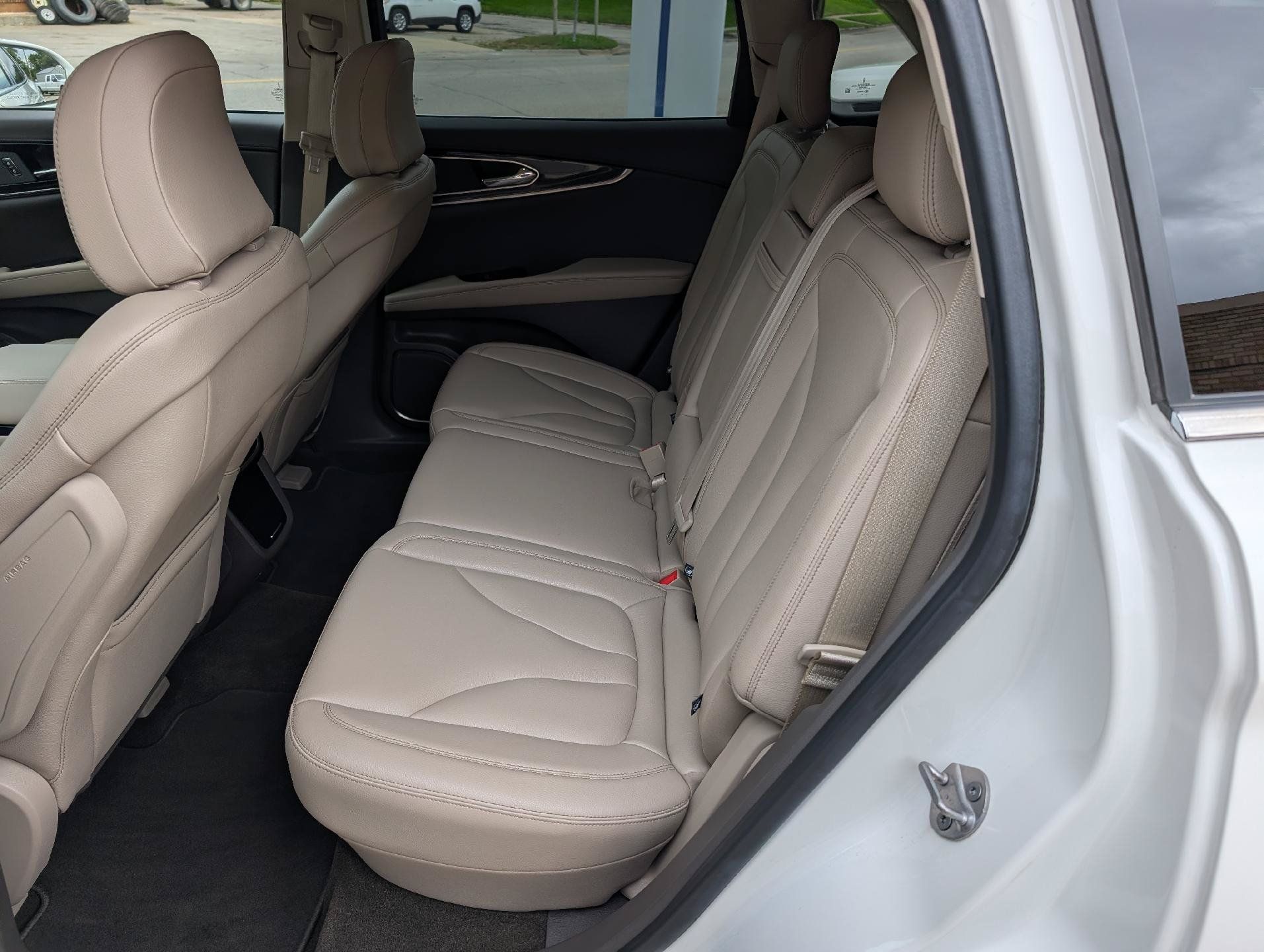 Used 2023 Lincoln Nautilus AWD w/ Premium Package image 13