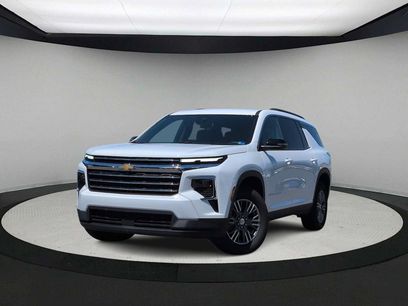 Used 2025 Chevrolet Traverse LT