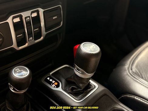 Used 2018 Jeep Wrangler Unlimited Sport S AWD/4WD image 17