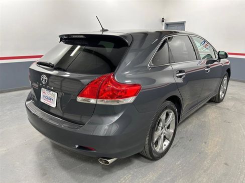 Used 2010 Toyota Venza image 4
