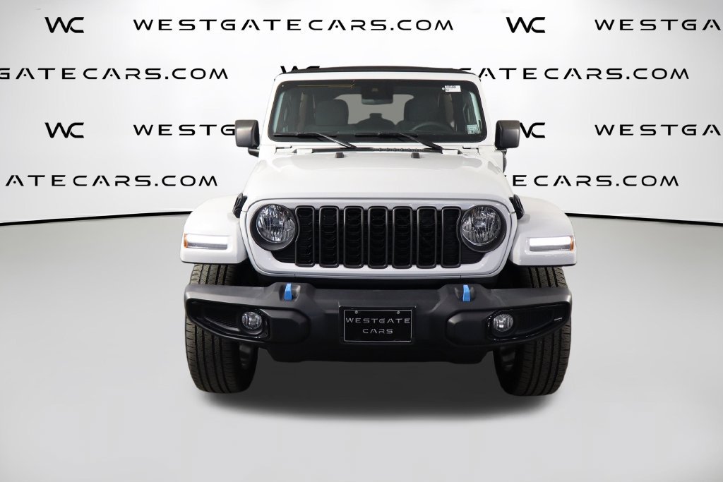 Used 2024 Jeep Wrangler Unlimited w/ Convenience Group AWD/4WD image 2