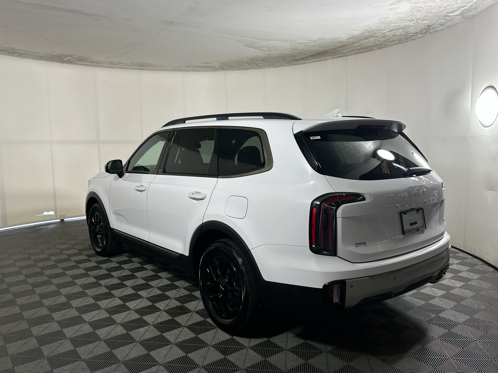 Used 2023 Kia Telluride SX X-Pro AWD/4WD image 5