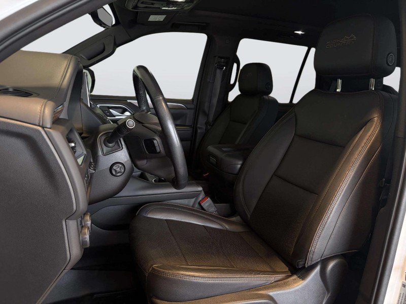 Used 2022 Chevrolet Tahoe High Country w/ Premium Package 2 AWD/4WD image 29