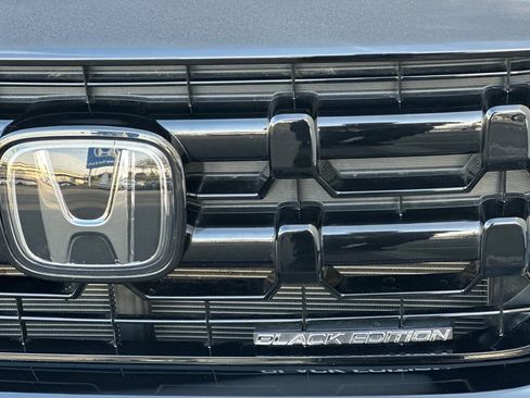 Certified 2025 Honda Ridgeline Black Edition image 32
