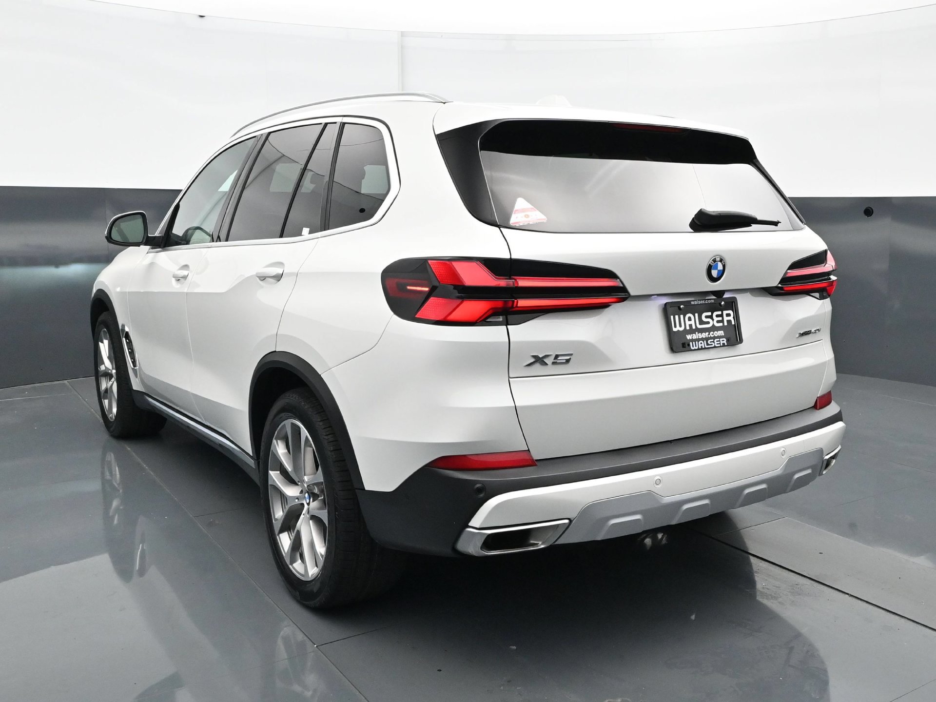 Used 2024 BMW X5 xDrive40i AWD/4WD image 5