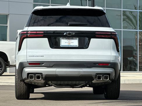 New 2026 Chevrolet Traverse LT w/ Enhanced Driving Package FWD image 5