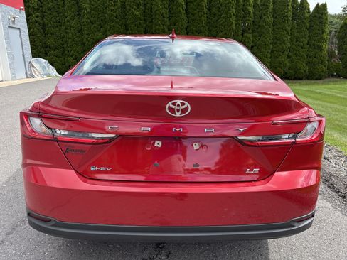 Used 2025 Toyota Camry LE w/ Convenience Package FWD image 4