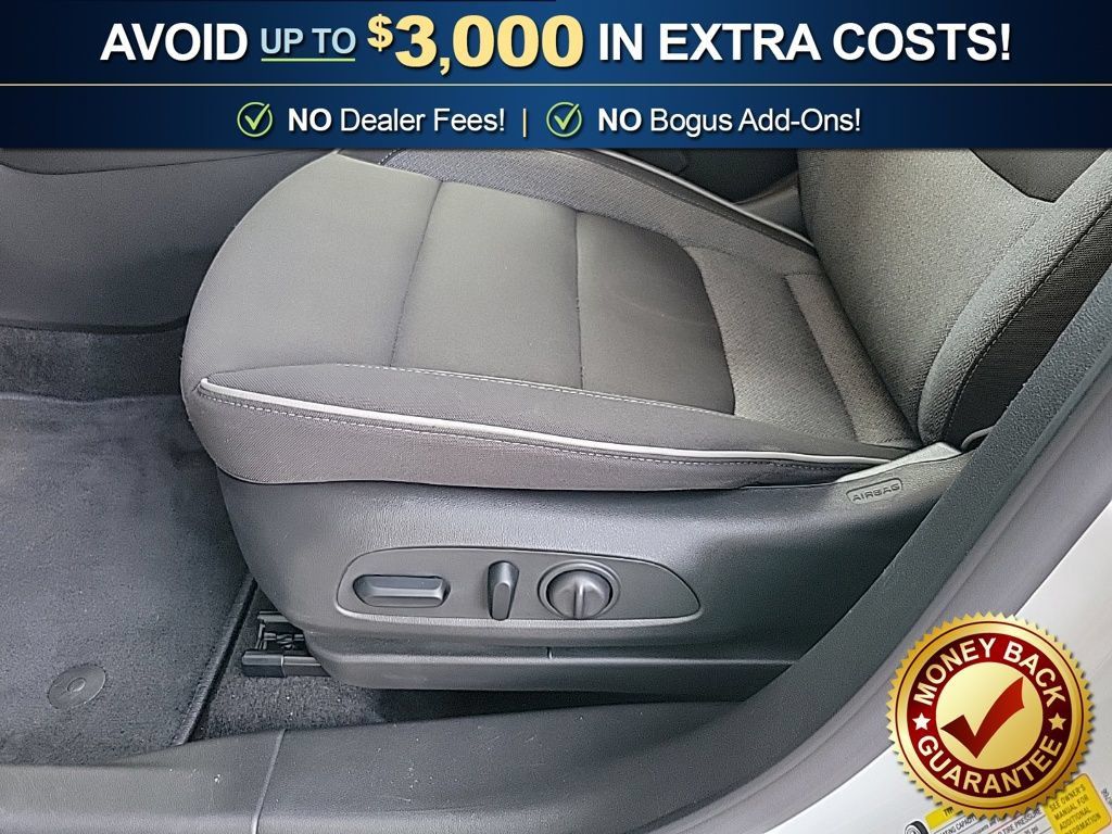 Used 2023 Chevrolet TrailBlazer LT w/ Convenience Package FWD image 16