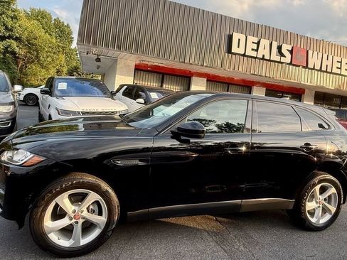 Used 2019 Jaguar F-PACE Premium image 7