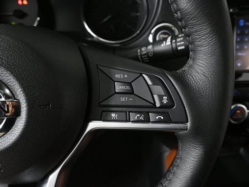 Used 2017 Nissan Rogue SL w/ SL Premium Package image 11