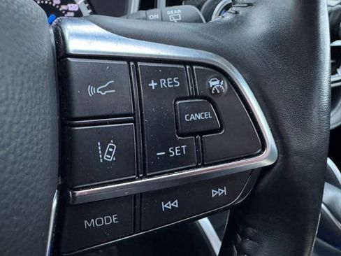 Certified 2020 Toyota Highlander XLE image 31