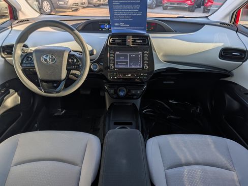 Used 2022 Toyota Prius LE image 15