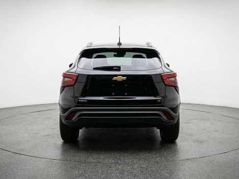Used 2025 Chevrolet Trax LT w/ LT Convenience Package image 7
