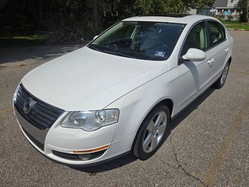Used 2009 Volkswagen Passat Komfort FWD image 3