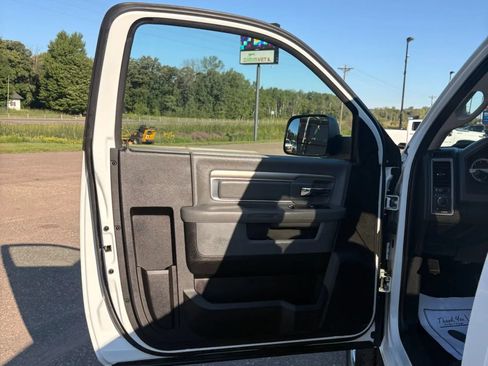 Used 2017 RAM 2500 Tradesman w/ Chrome Appearance Group AWD/4WD image 14