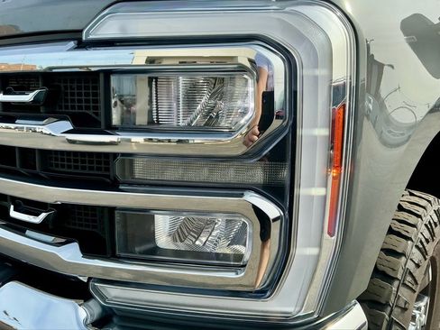 Used 2024 Ford F350 Lariat w/ FX4 Off-Road Package image 10