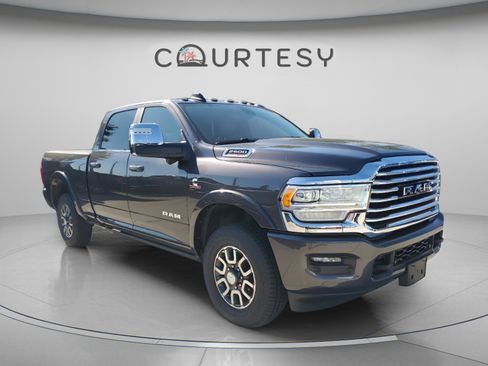 Used 2023 RAM 2500 Limited AWD/4WD image 4