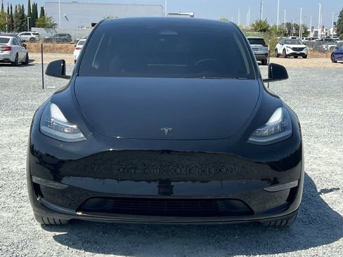 Used 2023 Tesla Model Y Long Range AWD/4WD image 11