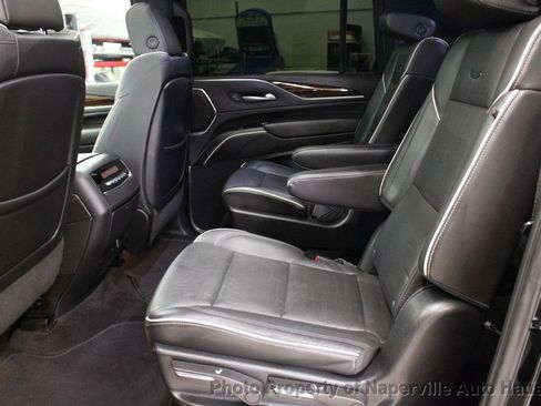 Used 2023 Cadillac Escalade ESV Premium Luxury AWD/4WD image 34
