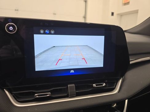 Used 2025 Chevrolet Equinox LT FWD image 22