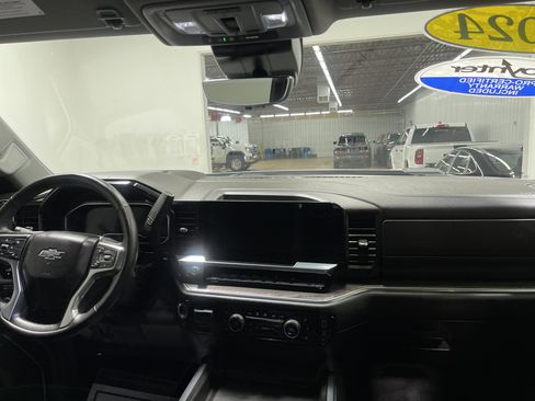 Used 2024 Chevrolet Silverado 2500 LTZ w/ LTZ Plus Package AWD/4WD image 22