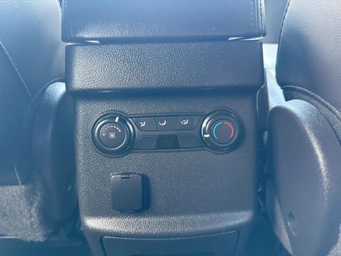 Used 2015 Ford Explorer XLT w/ Equipment Group 202A AWD/4WD image 27