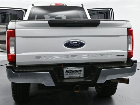 Used 2017 Ford F250 XL w/ Power Equipment Group AWD/4WD image 40