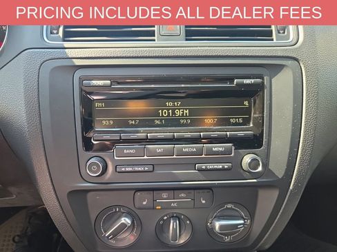 Used 2015 Volkswagen Jetta SE FWD image 6