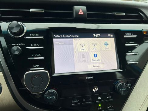 Used 2020 Toyota Camry LE w/ Fleet Convenience Package image 18