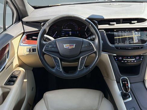 Used 2019 Cadillac XT5 Premium Luxury FWD image 28