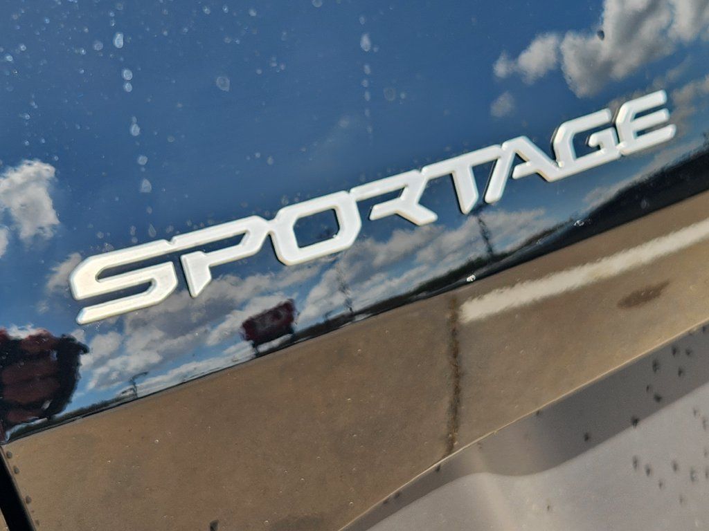 New 2026 Kia Sportage EX w/ EX Panorama Roof Package FWD image 7