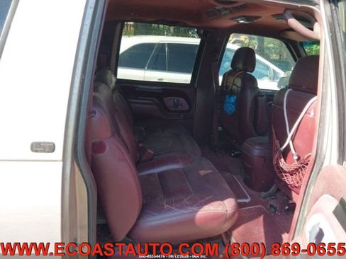 Used 1999 Chevrolet Suburban 2500 w/ Preferred Equipment Group 3 AWD/4WD image 8