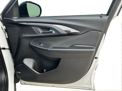 Used 2021 Chevrolet TrailBlazer RS w/ Sun and Liftgate Package image 22