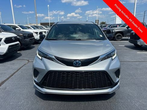 Used 2024 Toyota Sienna XSE w/ XSE Plus Package FWD image 26
