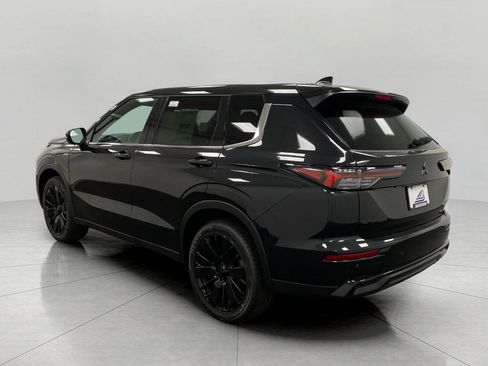 New 2026 Mitsubishi Outlander LE AWD/4WD image 6