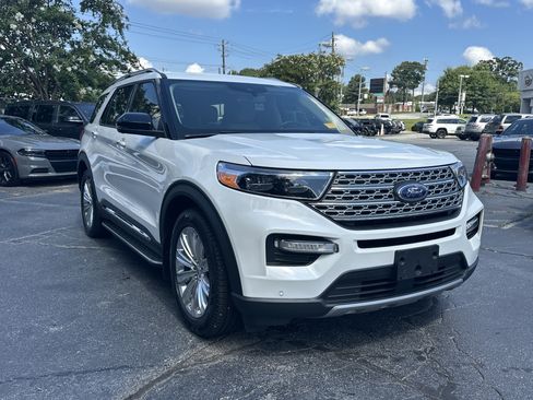 Used 2021 Ford Explorer Limited w/ Equipment Group 301A RWD image 2