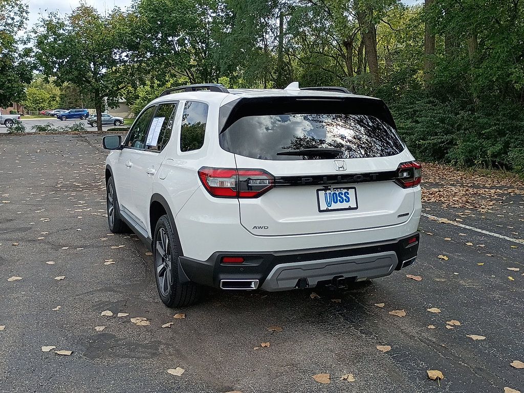 Certified 2023 Honda Pilot Touring image 5