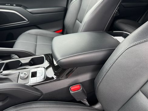 Certified 2025 Kia Telluride EX w/ EX Captain's Chair Package FWD image 14
