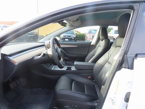 Used 2023 Tesla Model 3 Standard Range image 12