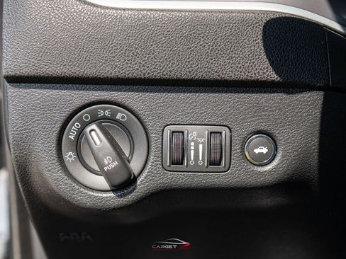 Used 2022 Dodge Charger Scat Pack w/ Navigation & Travel Group RWD image 36