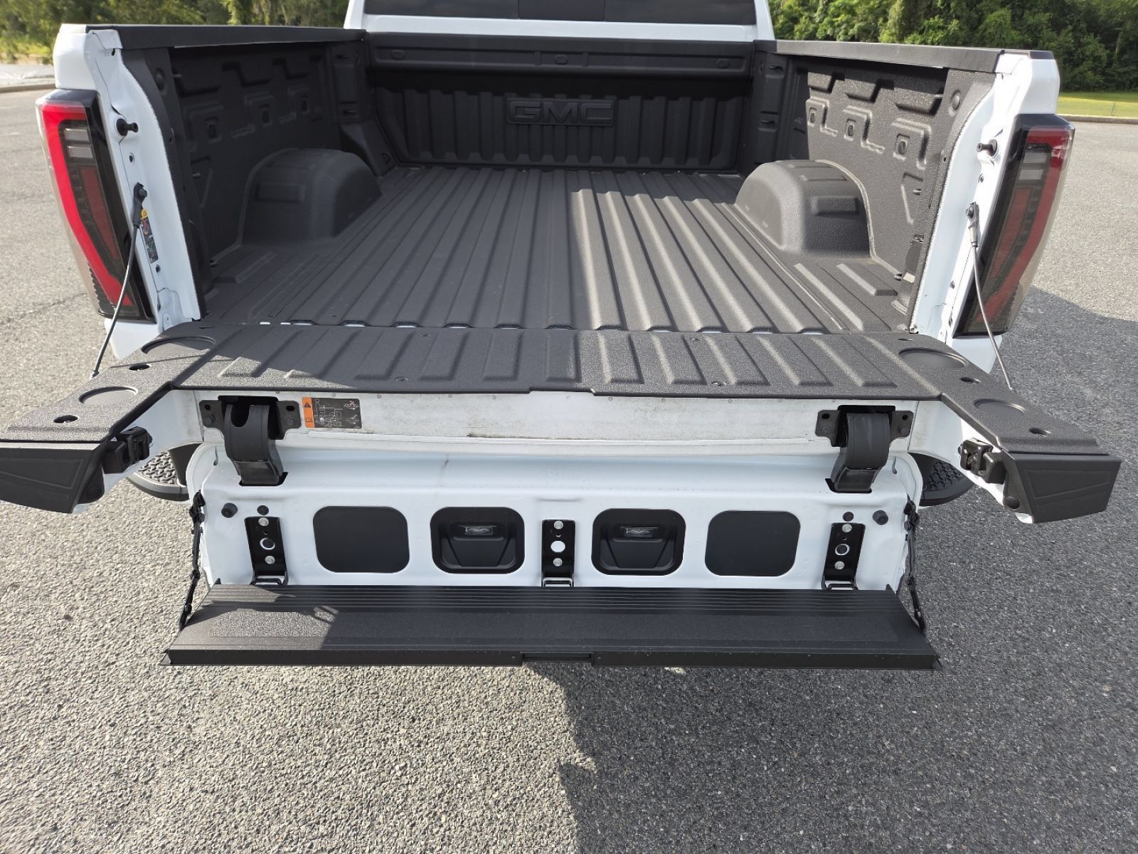 New 2026 GMC Sierra 2500 AT4 w/ AT4 Premium Plus Package AWD/4WD image 25